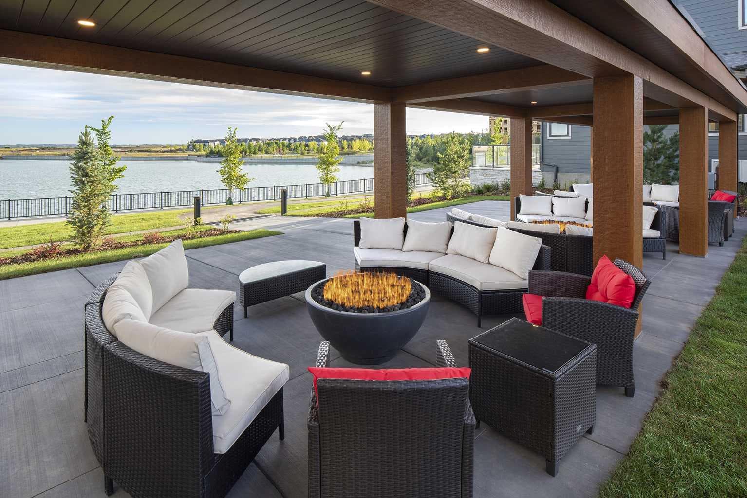 302, 170 Marina Cove SE