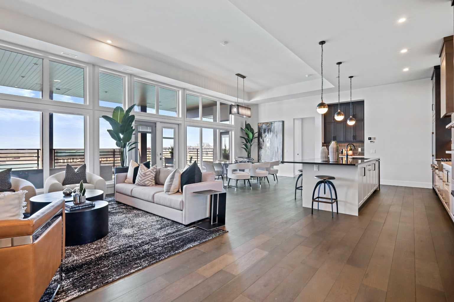 302, 170 Marina Cove SE