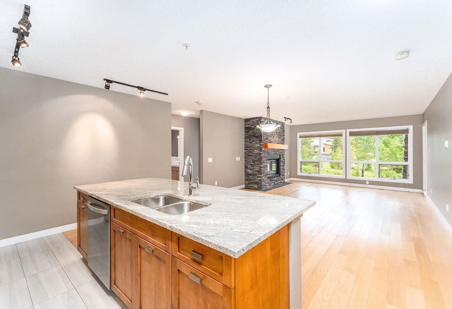107, 106 Stewart Creek Landing 