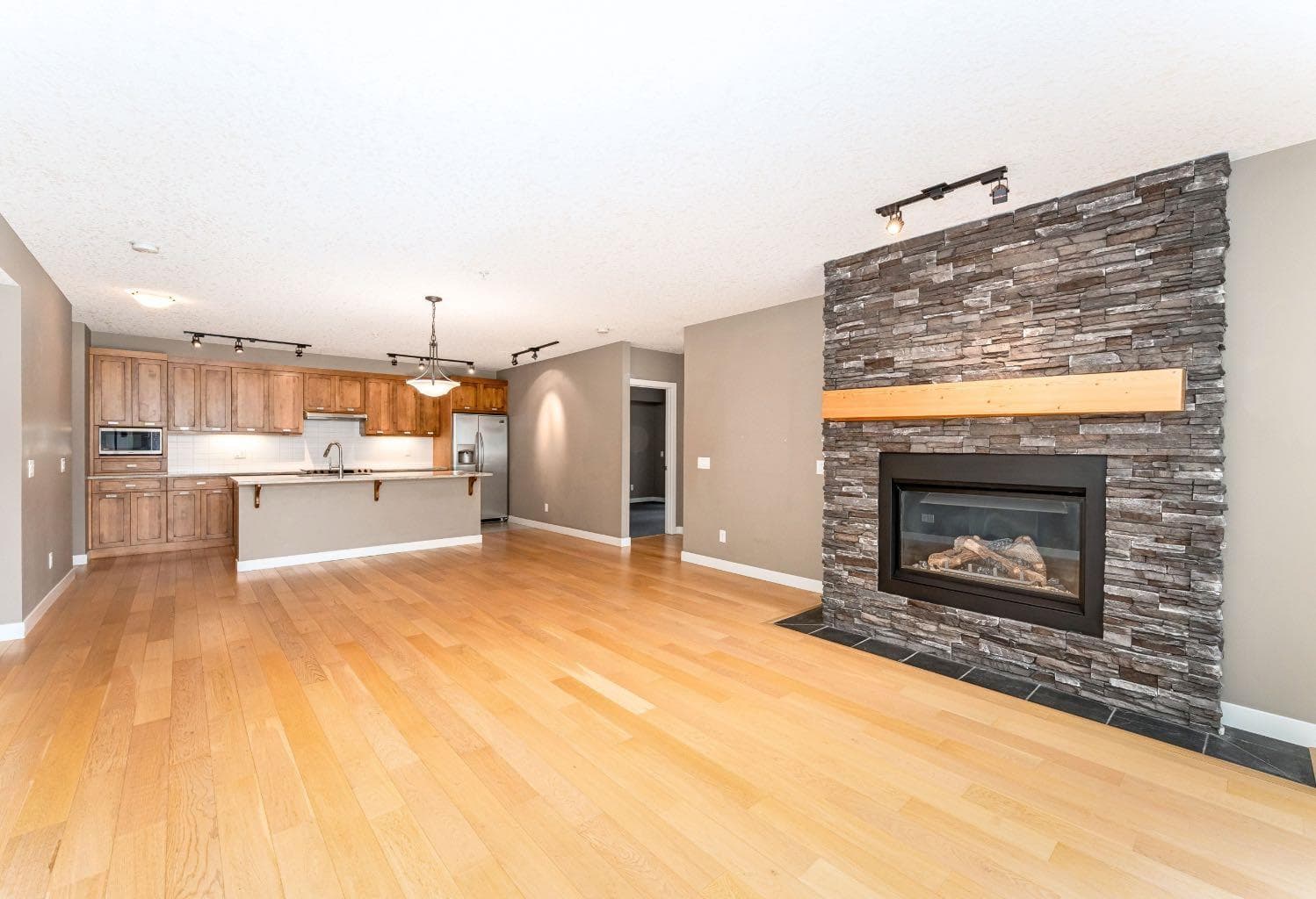 107, 106 Stewart Creek Landing 