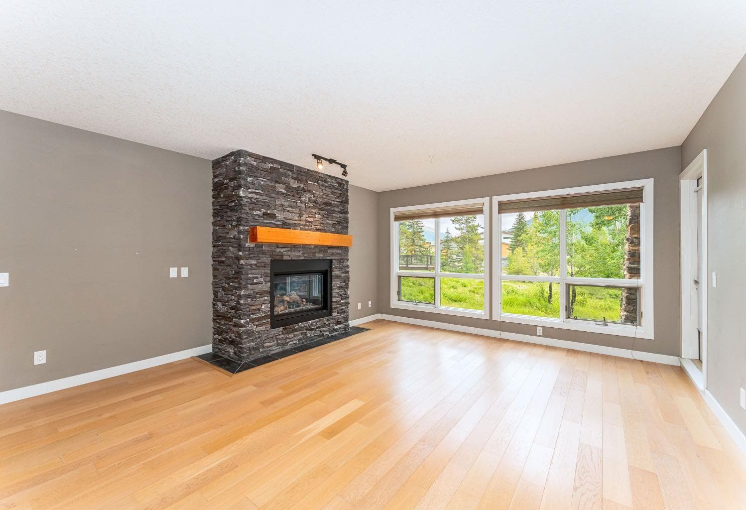 107, 106 Stewart Creek Landing 
