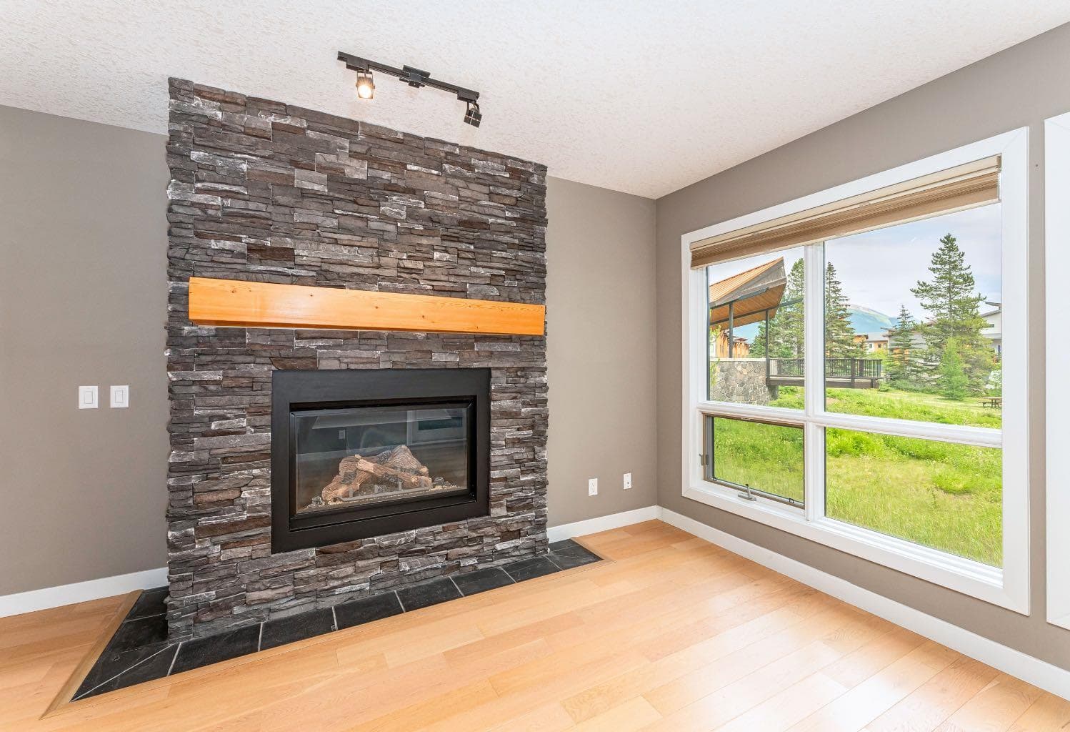 107, 106 Stewart Creek Landing 