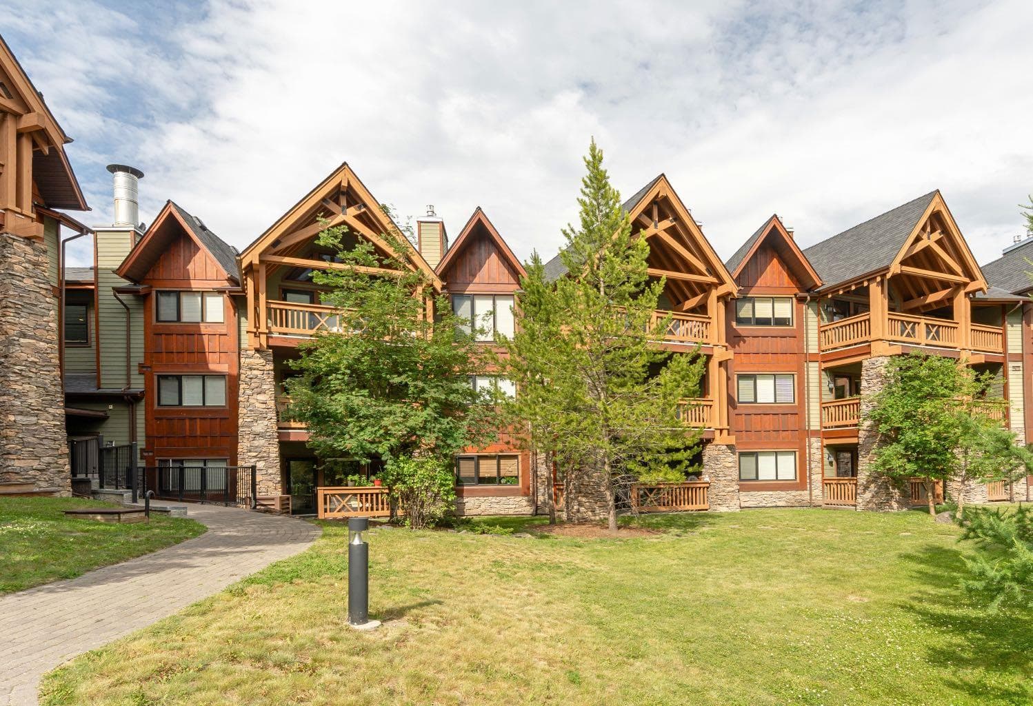107, 106 Stewart Creek Landing 