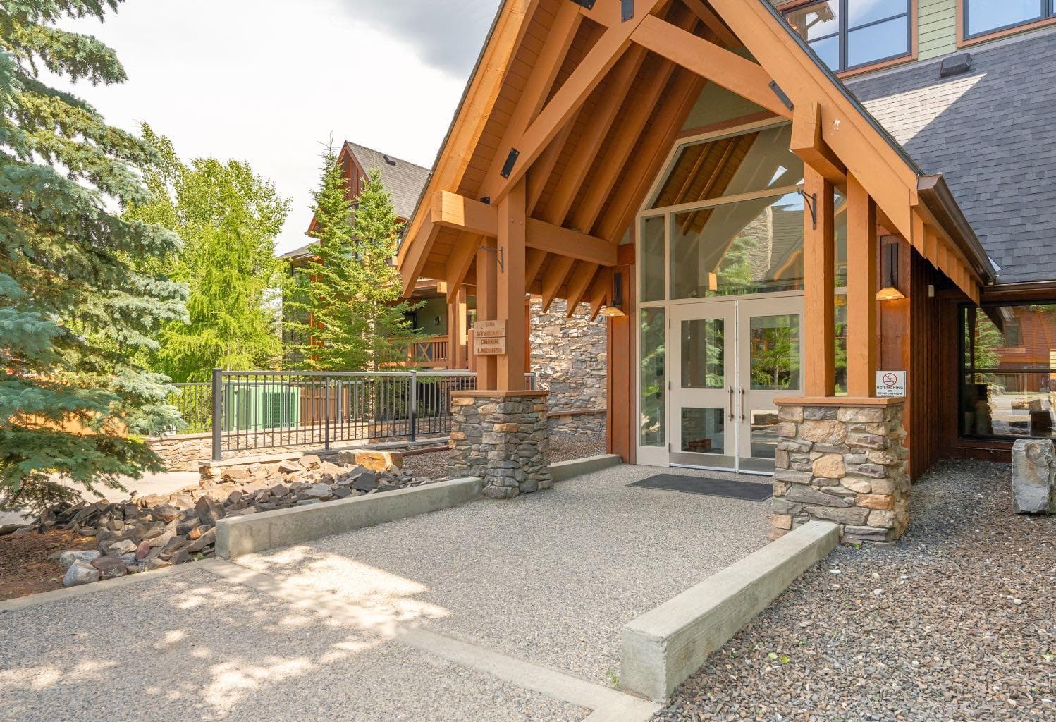 107, 106 Stewart Creek Landing 