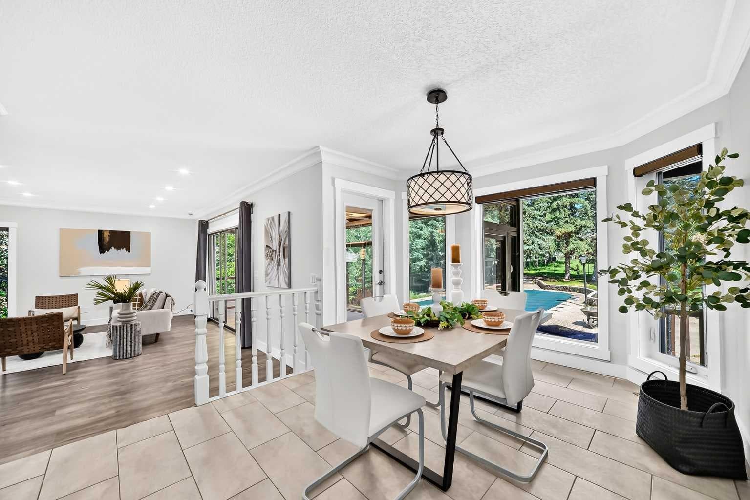 884 EAST CHESTERMERE Drive 