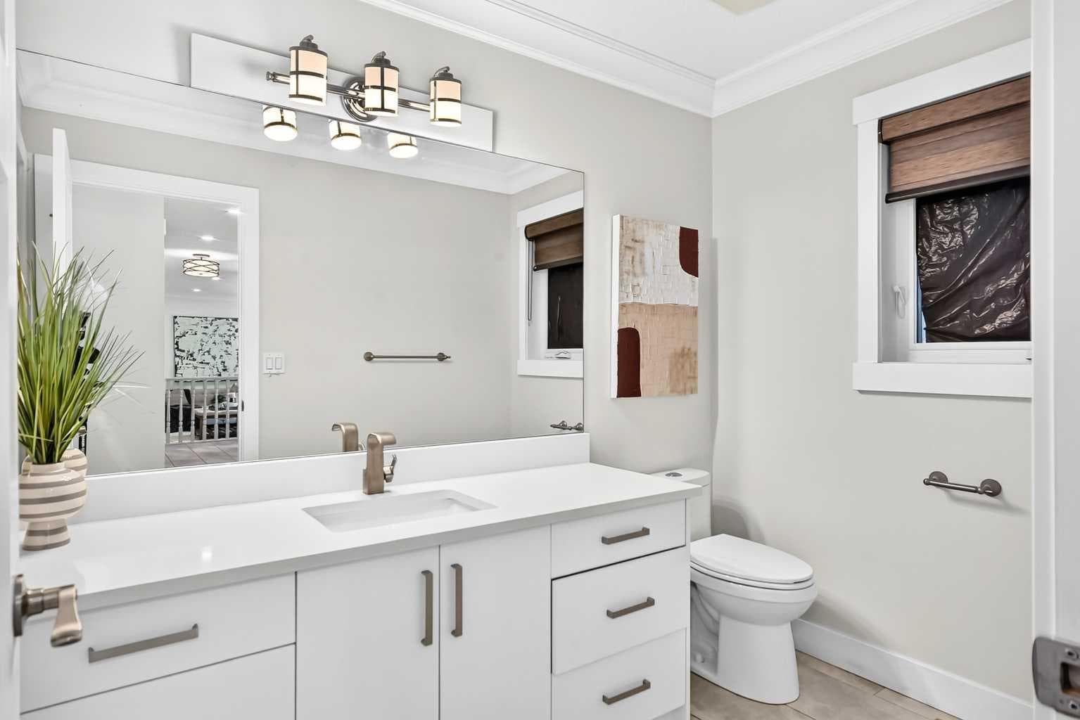 884 EAST CHESTERMERE Drive 