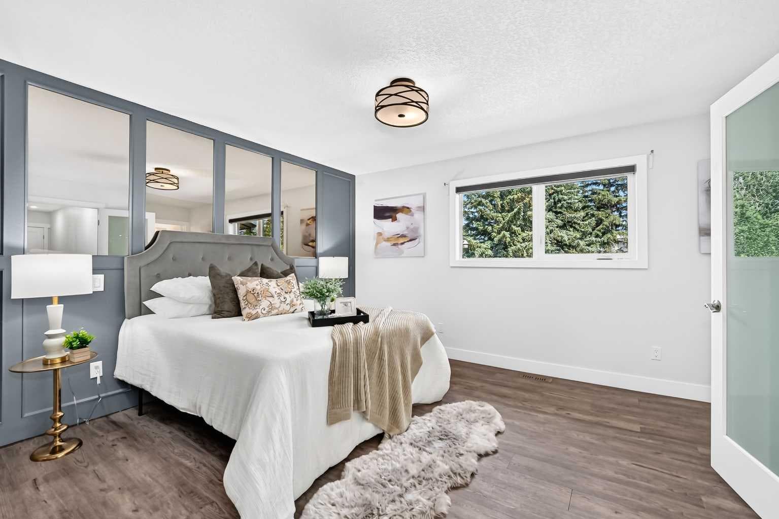 884 EAST CHESTERMERE Drive 