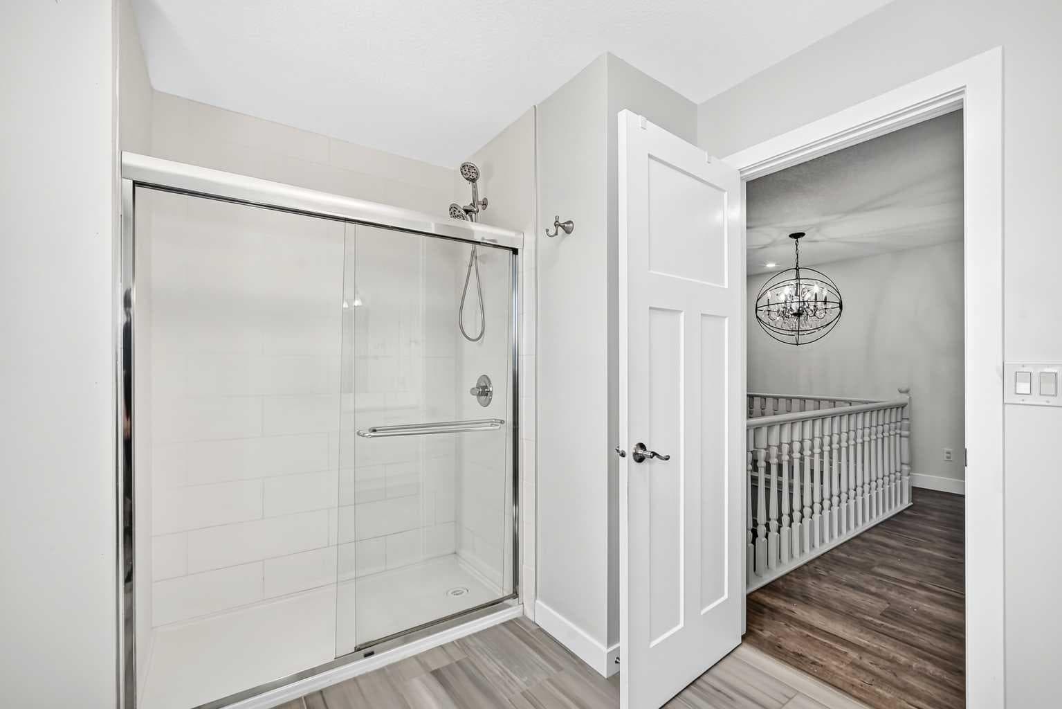 884 EAST CHESTERMERE Drive 