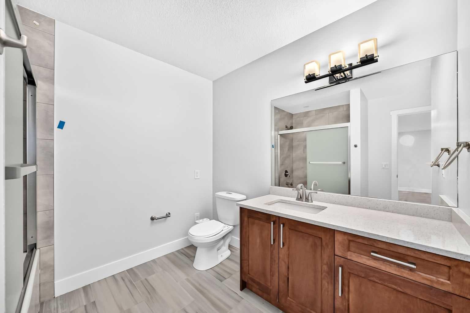 884 EAST CHESTERMERE Drive 