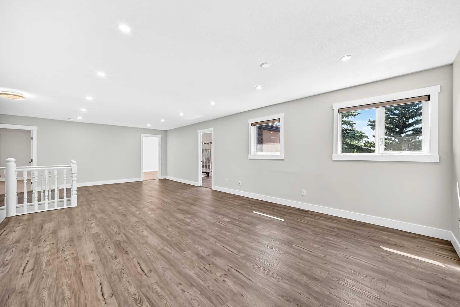 884 EAST CHESTERMERE Drive 