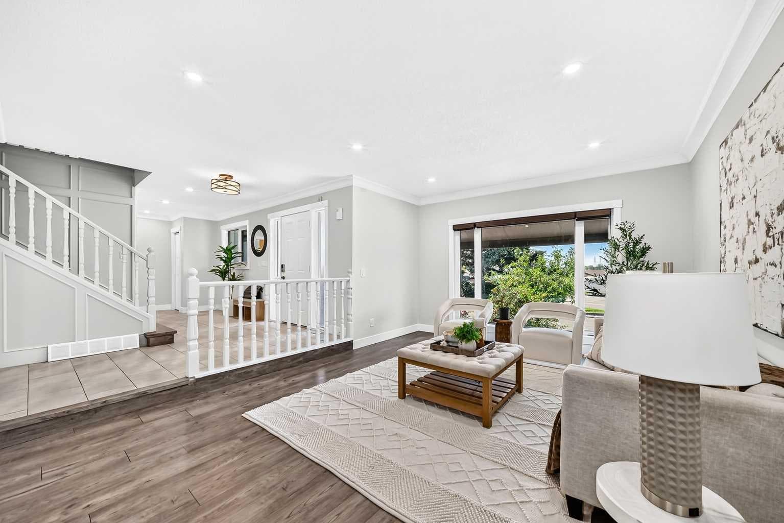 884 EAST CHESTERMERE Drive 