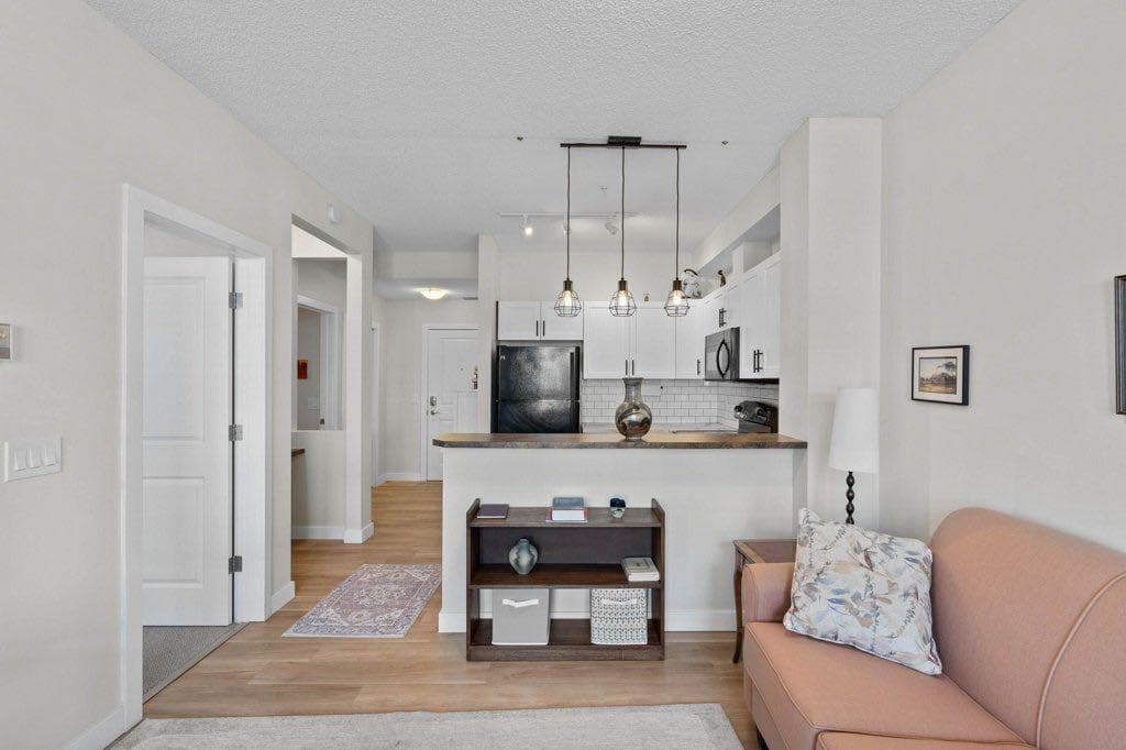 304, 201 Sunset Drive 