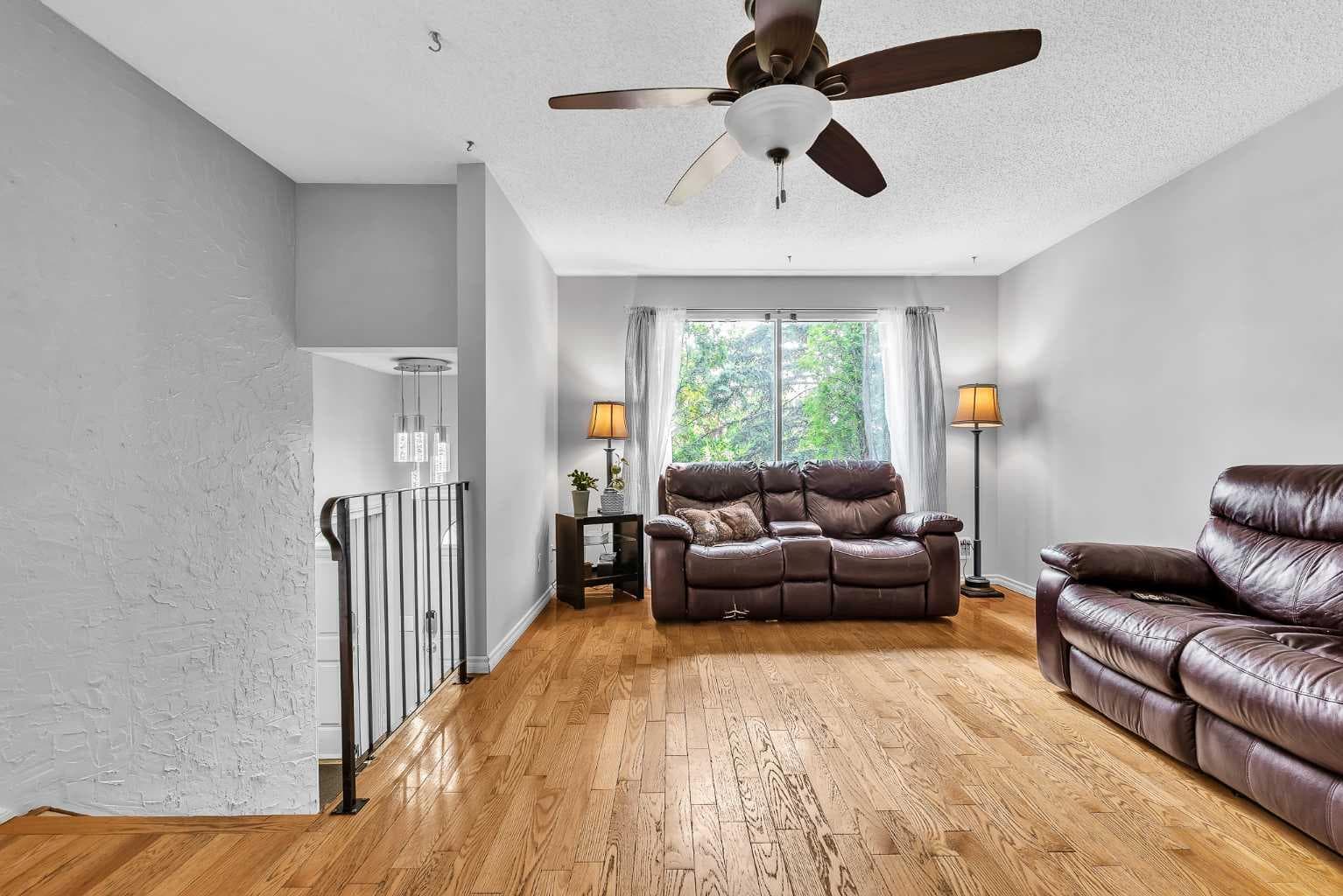 215 ERIN WOODS Drive SE