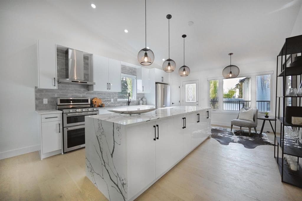 941 west chestermere Drive 