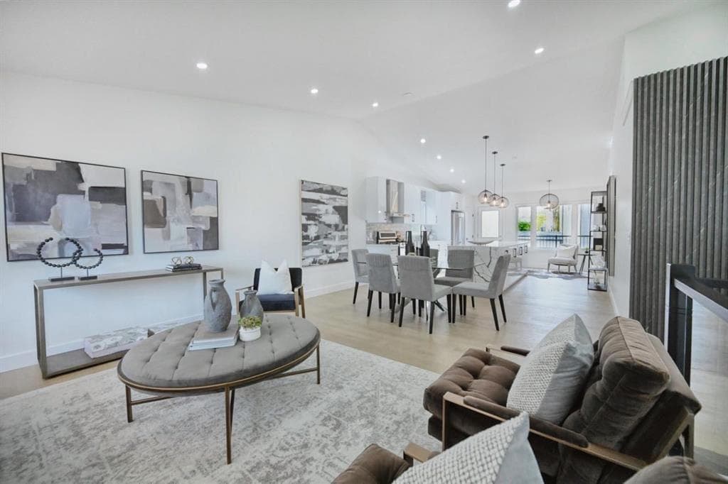 941 west chestermere Drive 