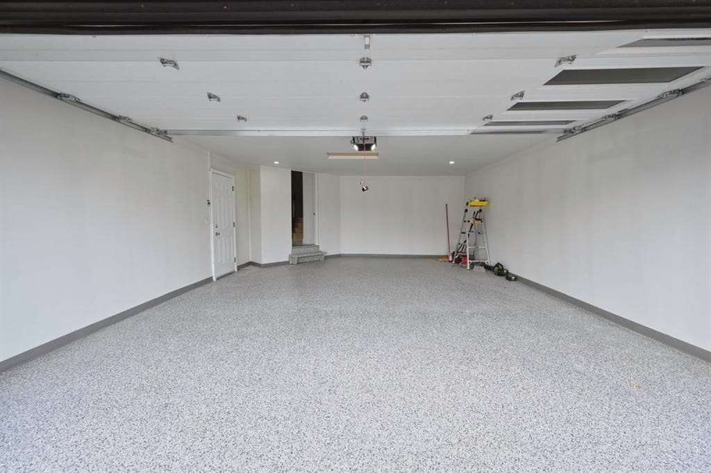 941 west chestermere Drive 