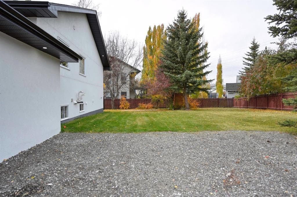 941 west chestermere Drive 