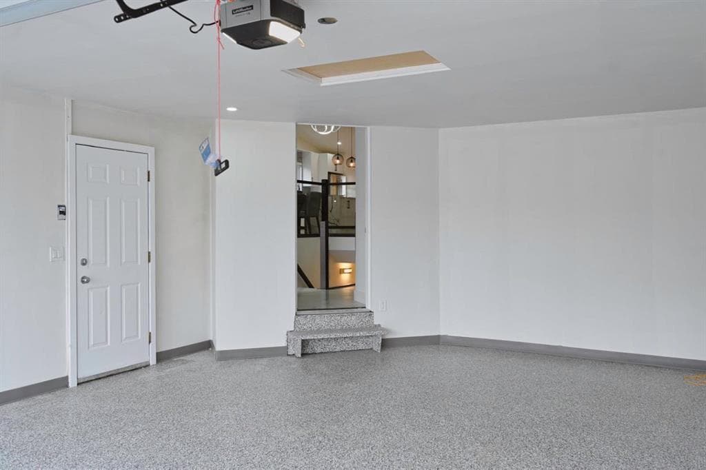 941 west chestermere Drive 