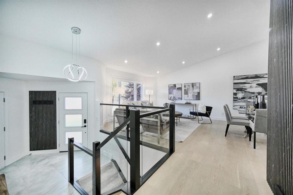 941 west chestermere Drive 