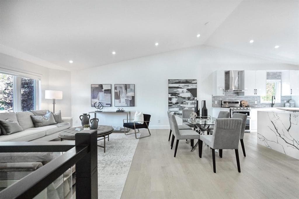 941 west chestermere Drive 