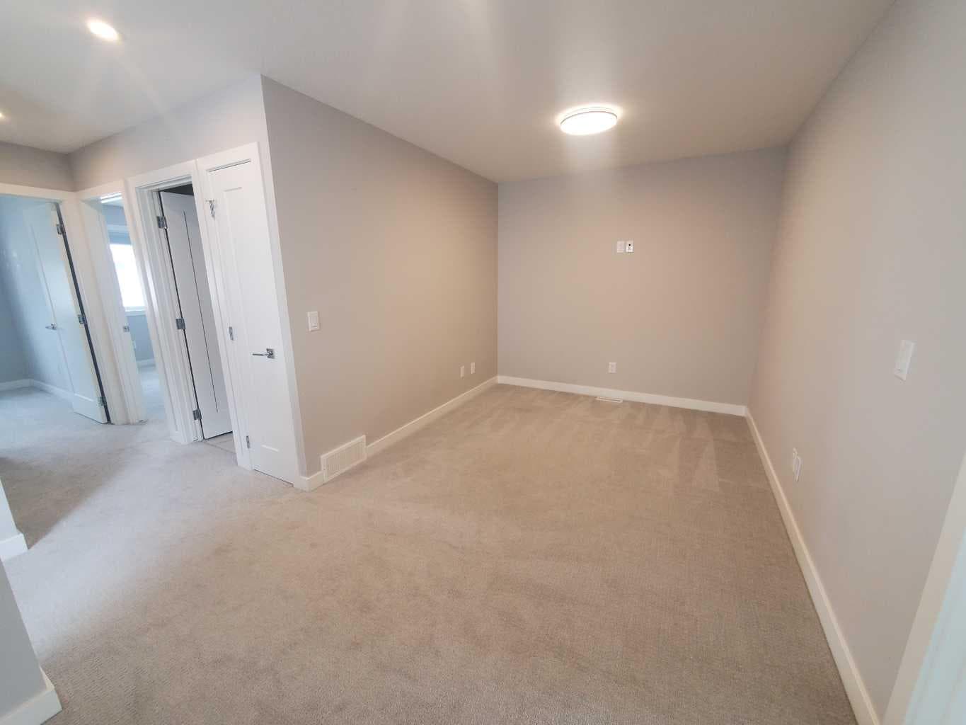 1045 West Lakeview Drive 