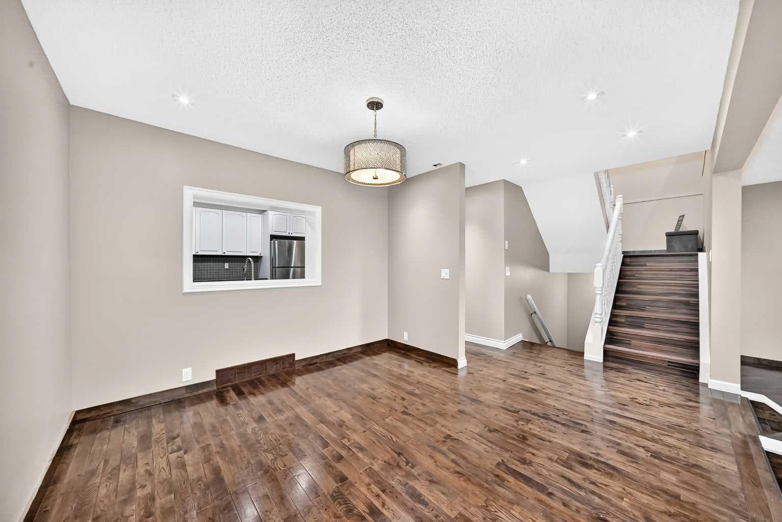 25, 448 Strathcona Drive SW