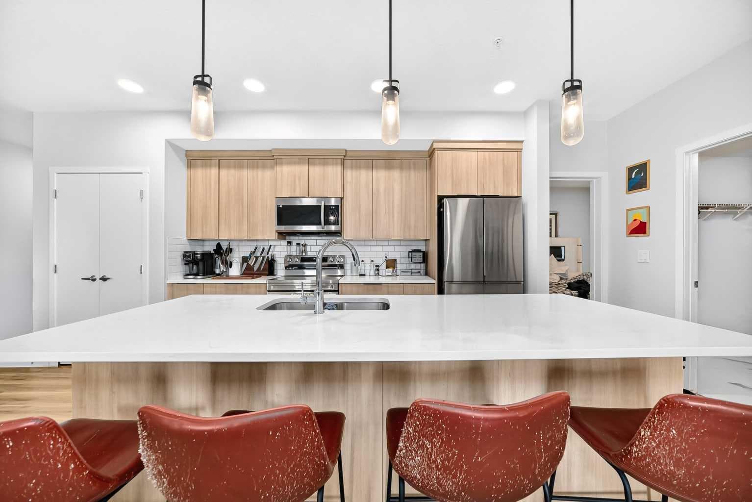 3208, 220 Seton Grove SE