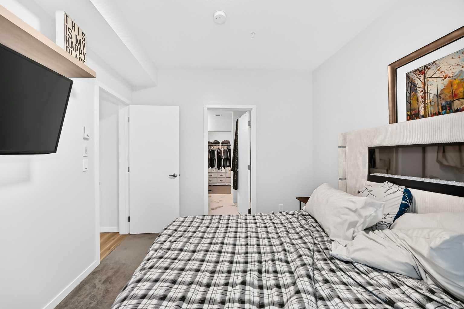 3208, 220 Seton Grove SE