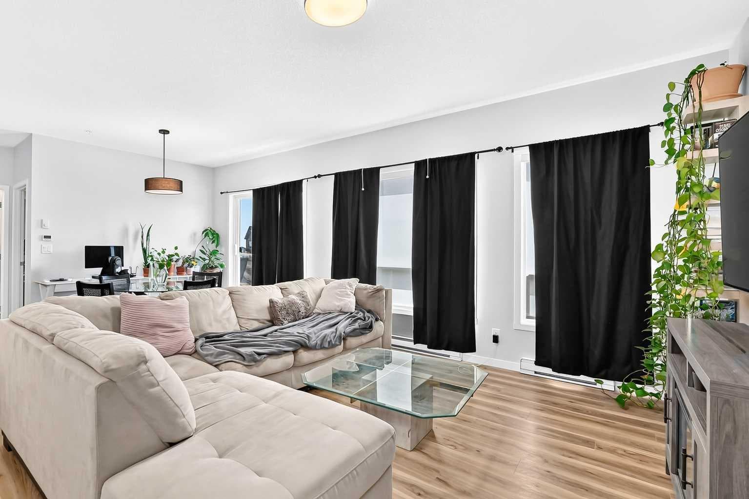 3208, 220 Seton Grove SE
