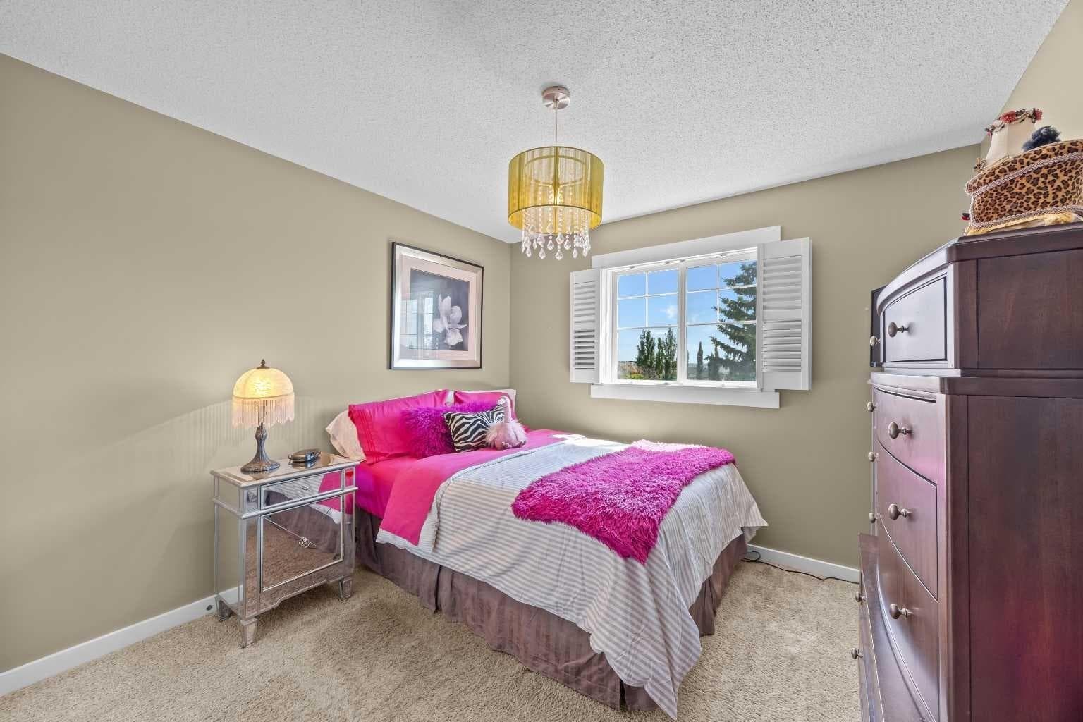 113 Tusslewood Bay NW