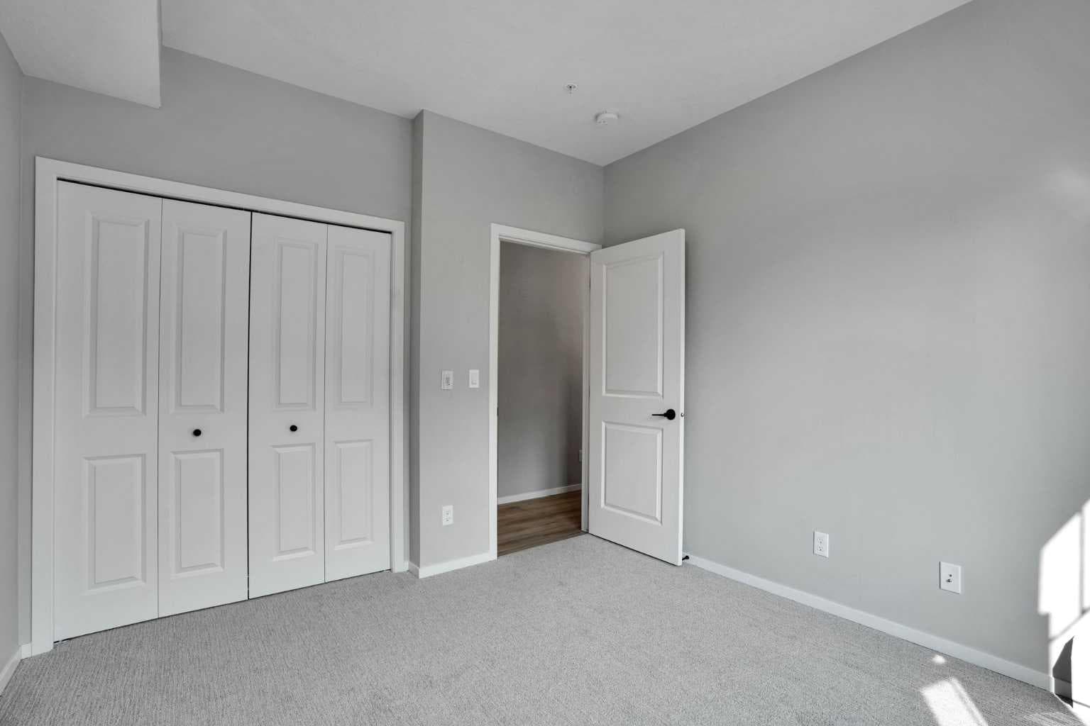 210, 140 Mahogany Street SE