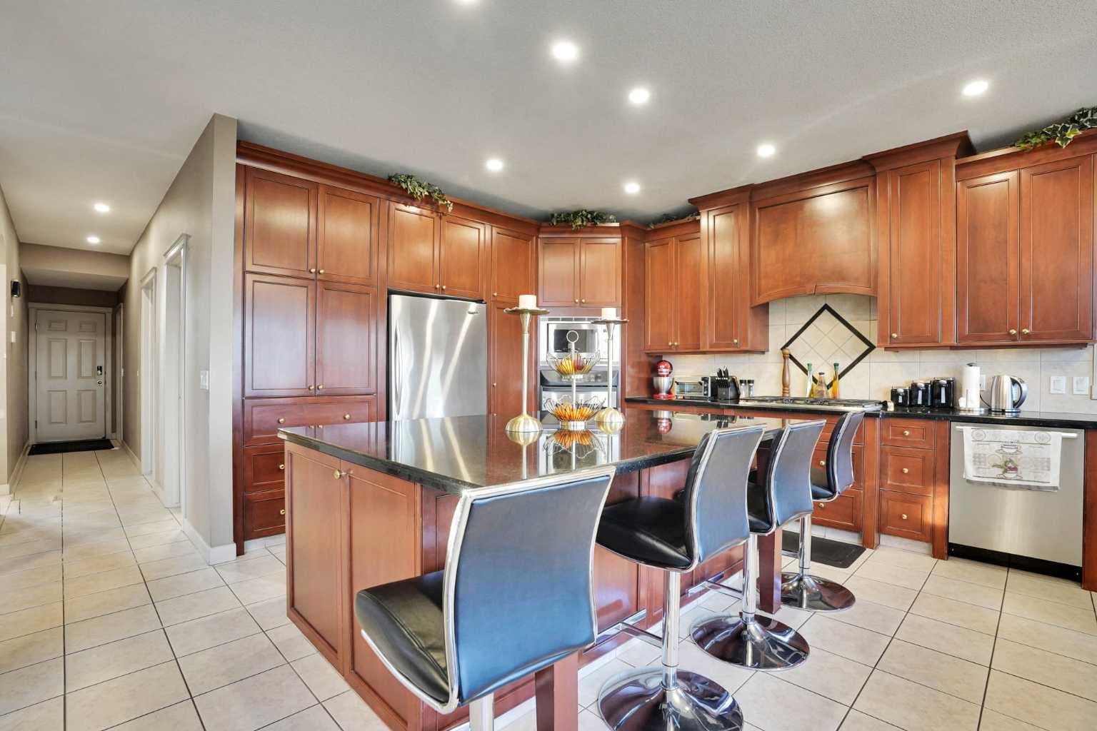99 Arbour Vista Road NW