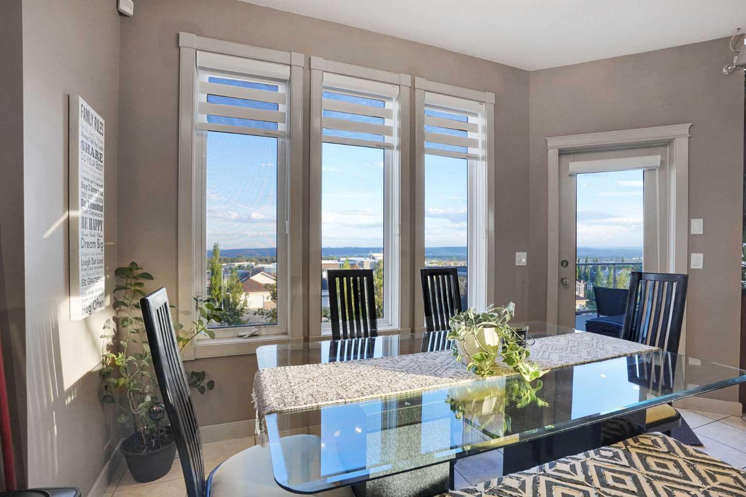 99 Arbour Vista Road NW