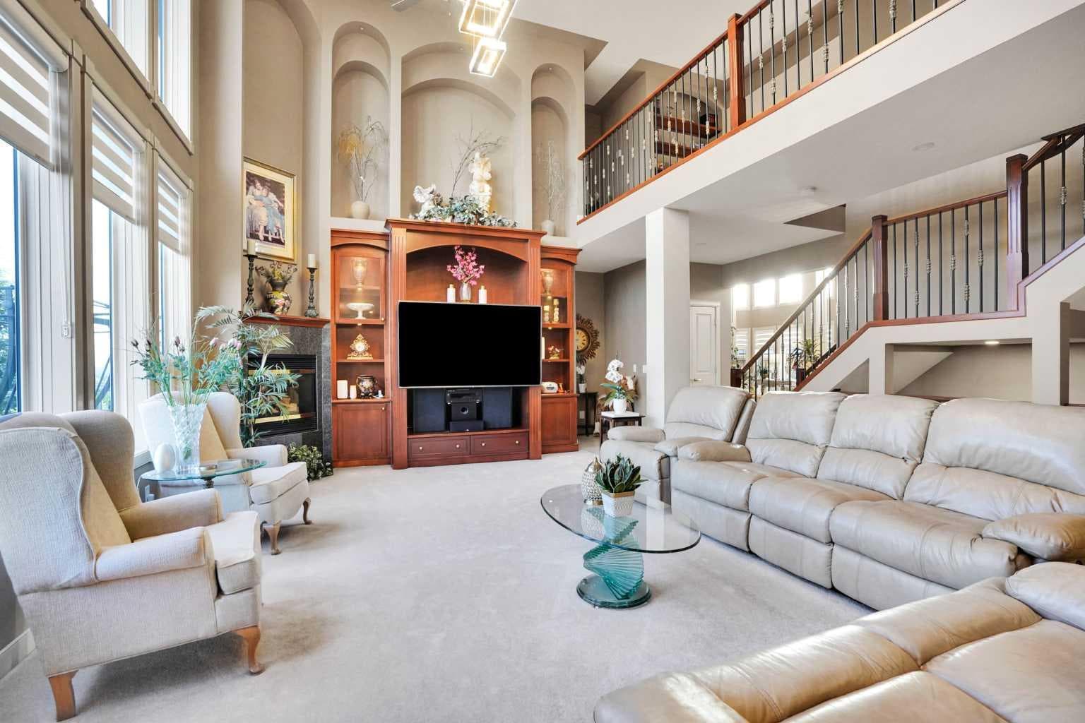 99 Arbour Vista Road NW