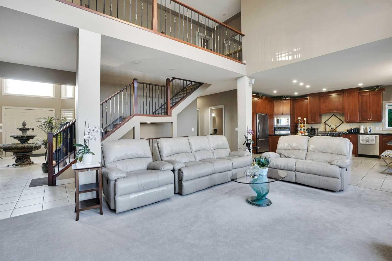 99 Arbour Vista Road NW