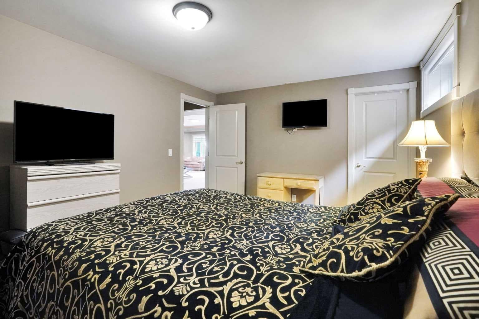 99 Arbour Vista Road NW