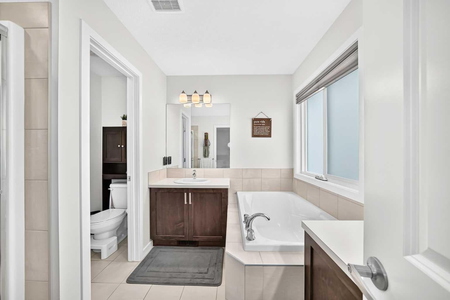 16 Sunrise Crescent 