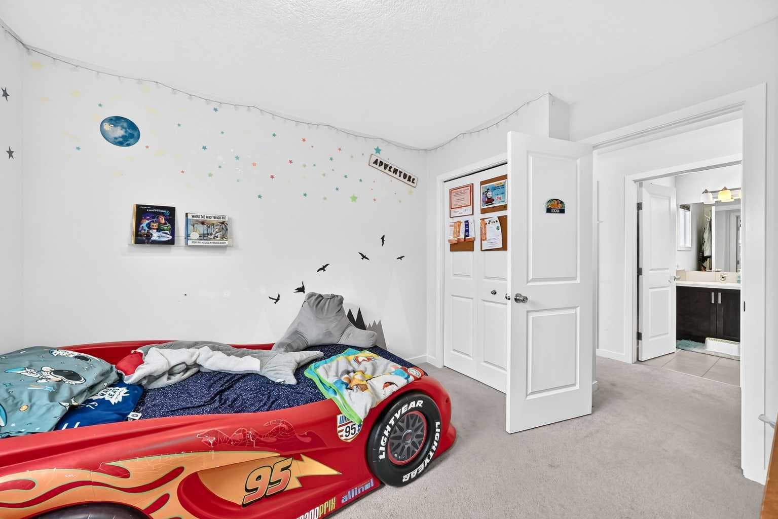 16 Sunrise Crescent 