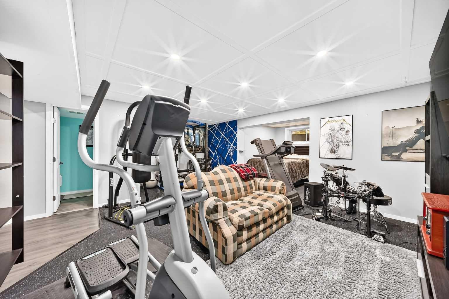 16 Sunrise Crescent 