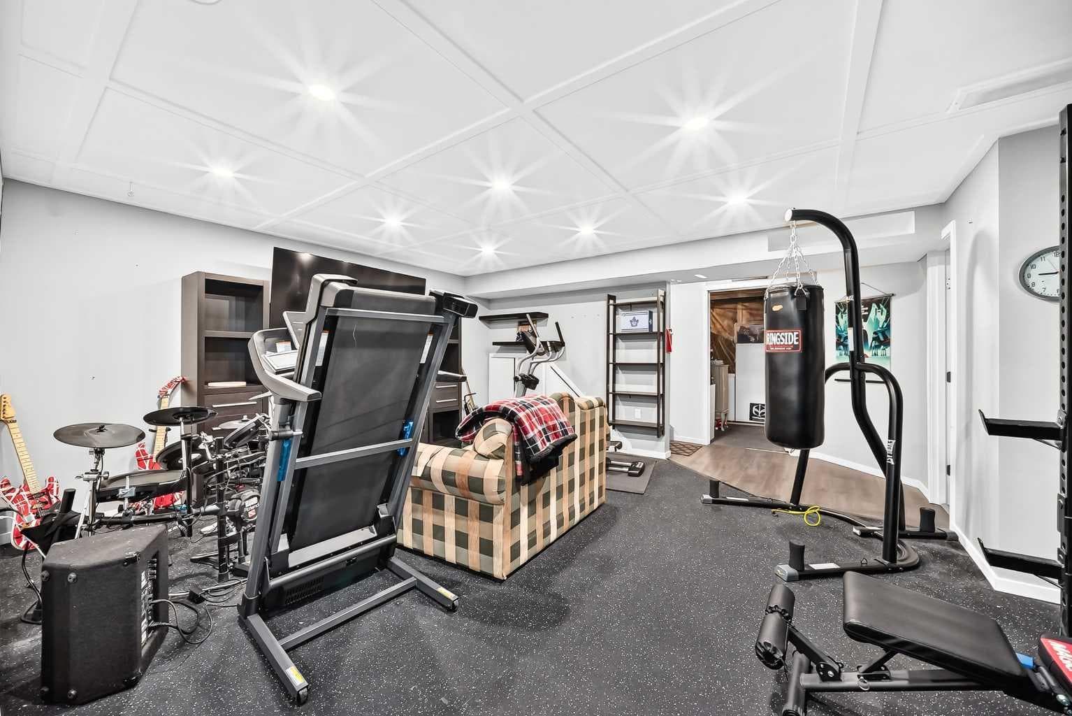 16 Sunrise Crescent 