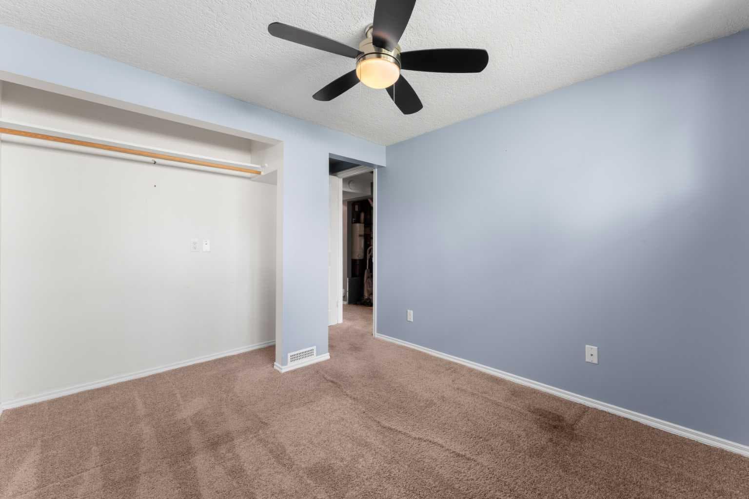 27 Elk Hill SE
