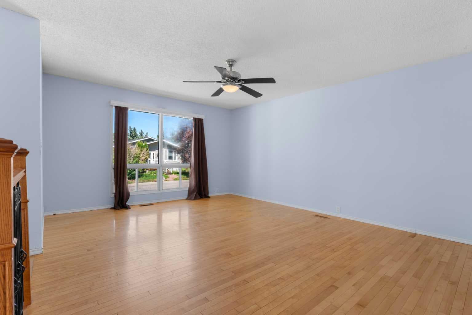 27 Elk Hill SE