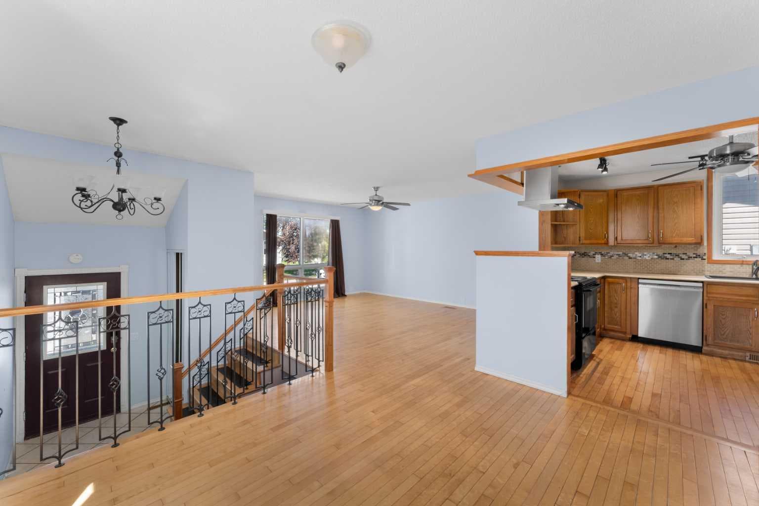 27 Elk Hill SE