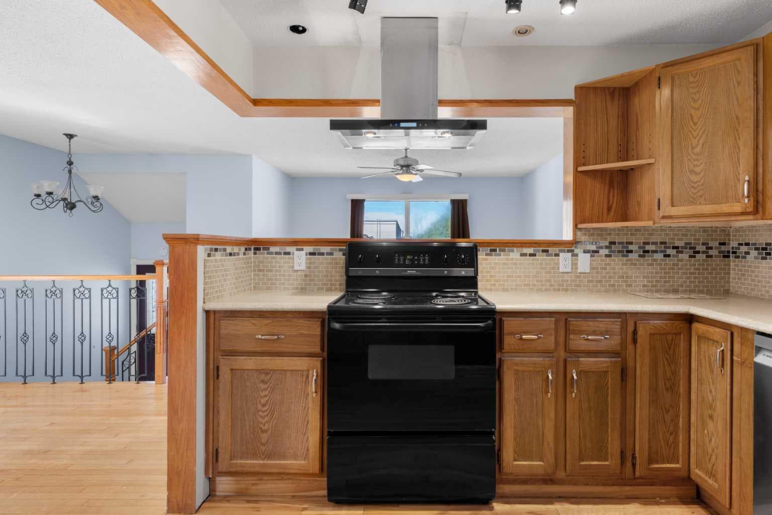 27 Elk Hill SE