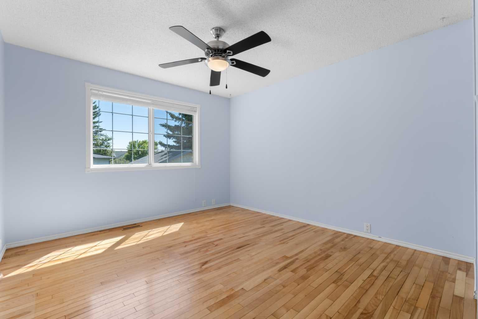 27 Elk Hill SE