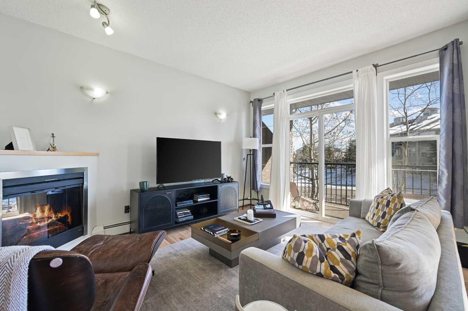 2205, 211 Aspen Stone Boulevard SW