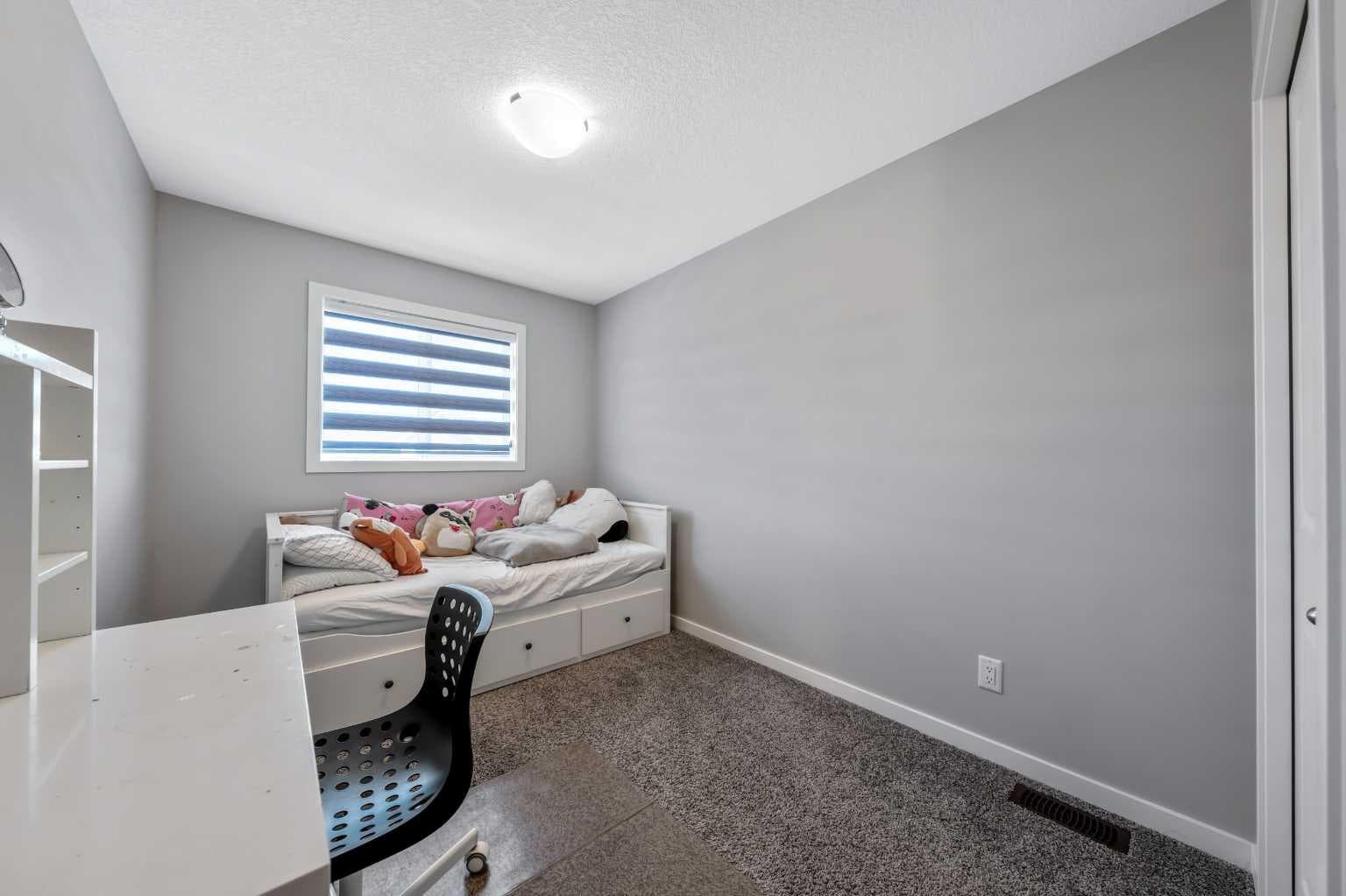 384 Chinook Gate Close SW