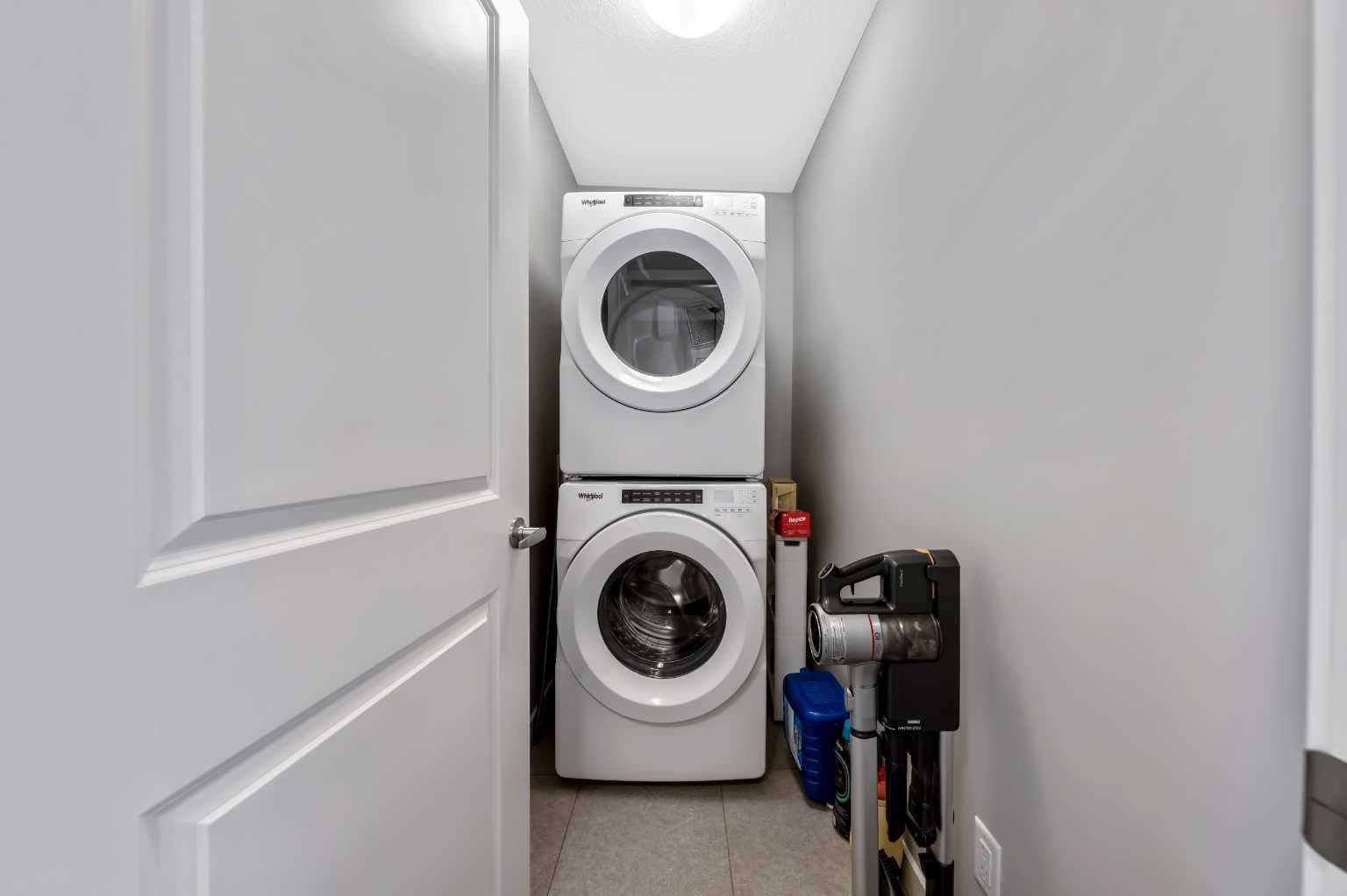 384 Chinook Gate Close SW