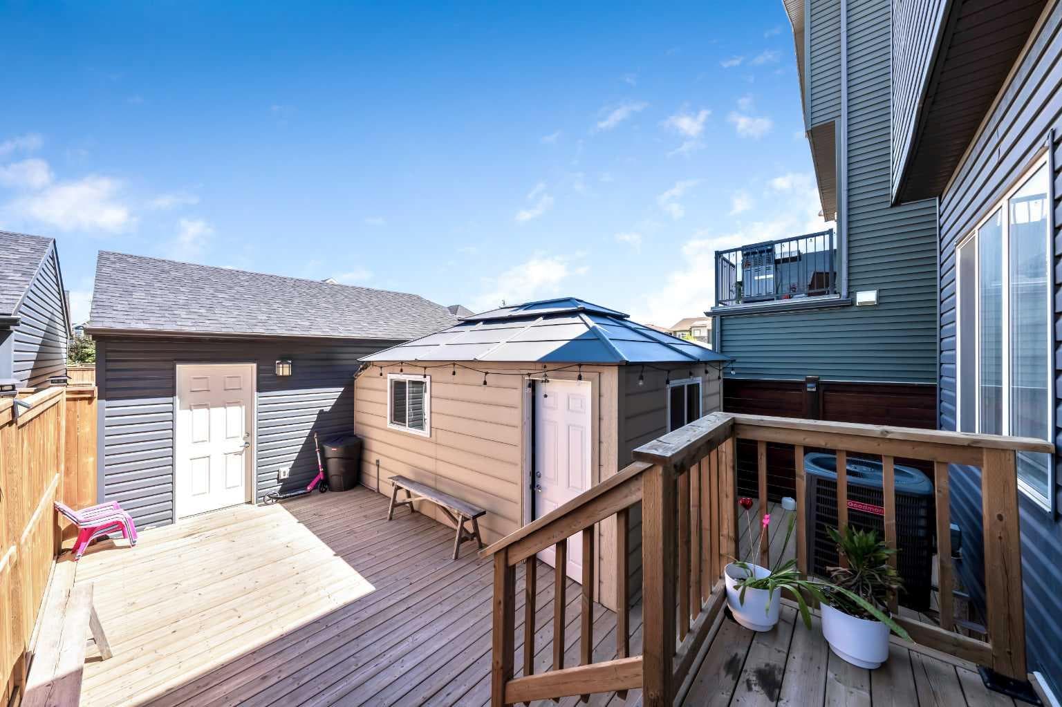 384 Chinook Gate Close SW