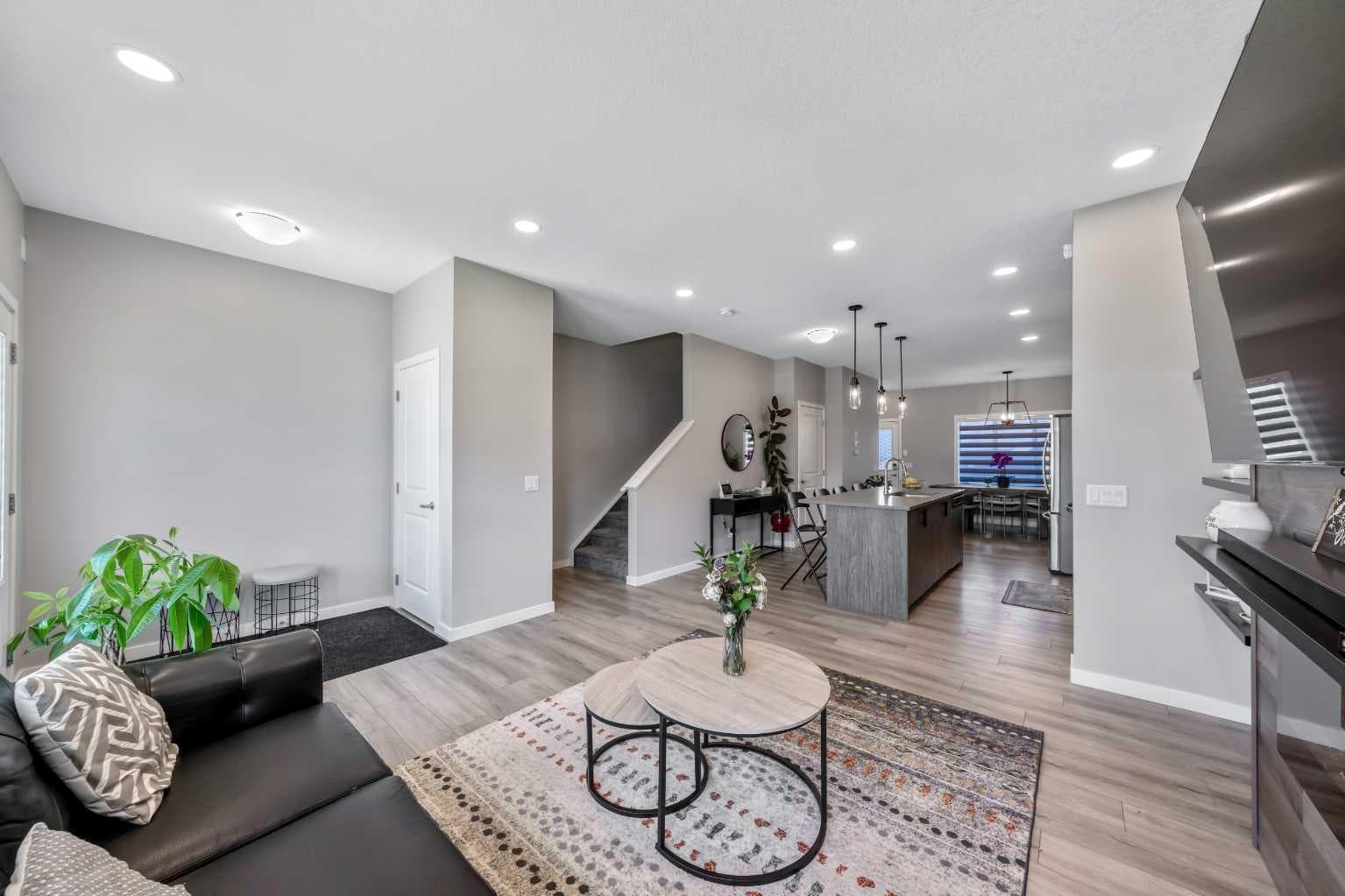 384 Chinook Gate Close SW